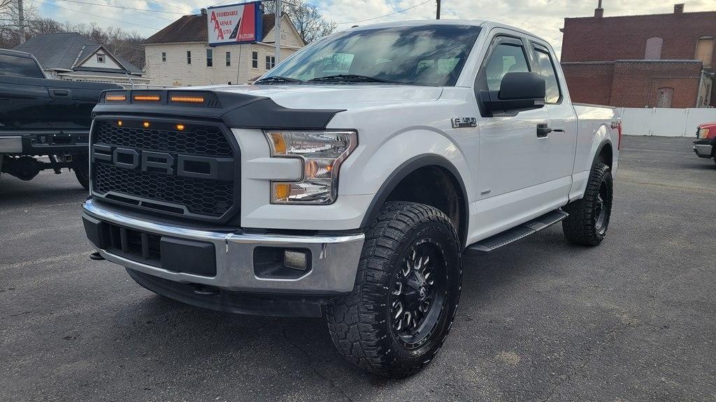 Ford F-150 XLT SuperCrew Short Bed 4WD 2017