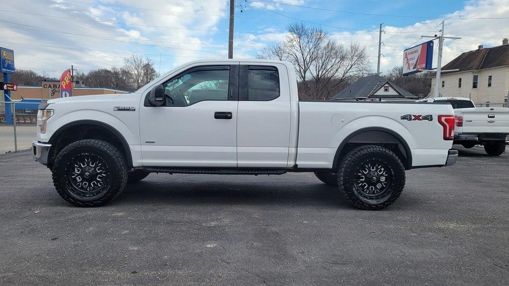 Ford F-150 XLT SuperCrew Short Bed 4WD 2017