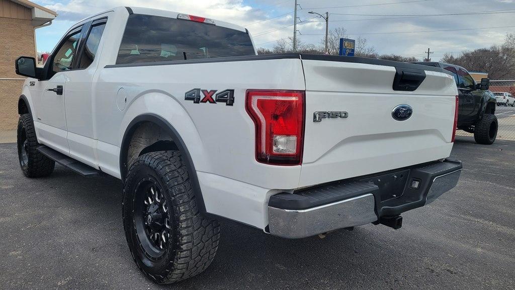 Ford F-150 XLT SuperCrew Short Bed 4WD 2017