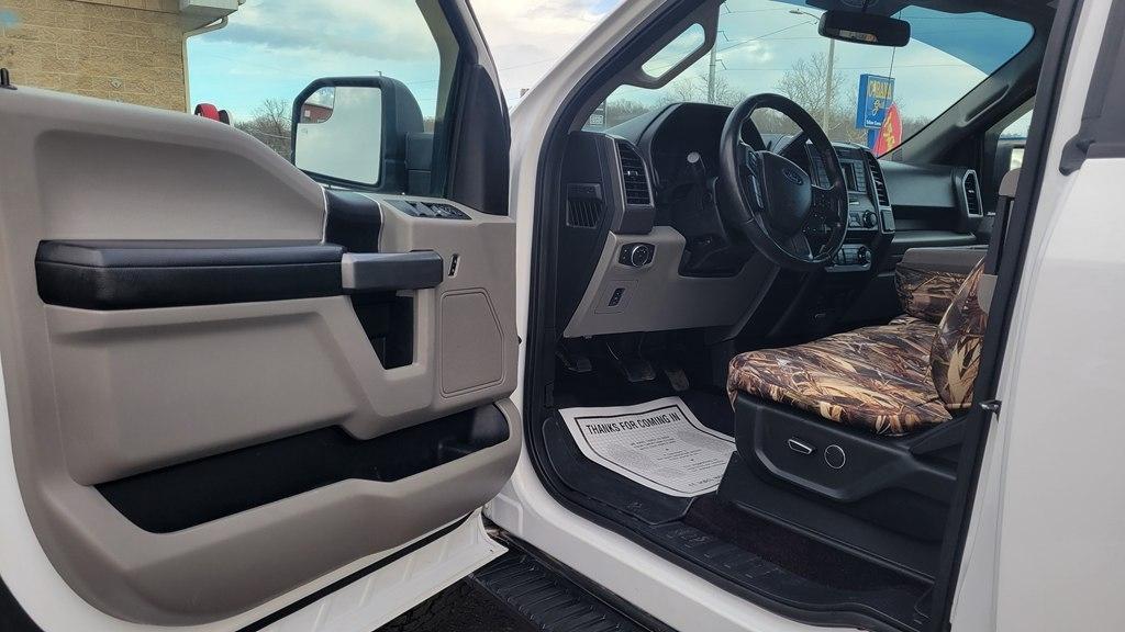 Ford F-150 XLT SuperCrew Short Bed 4WD 2017