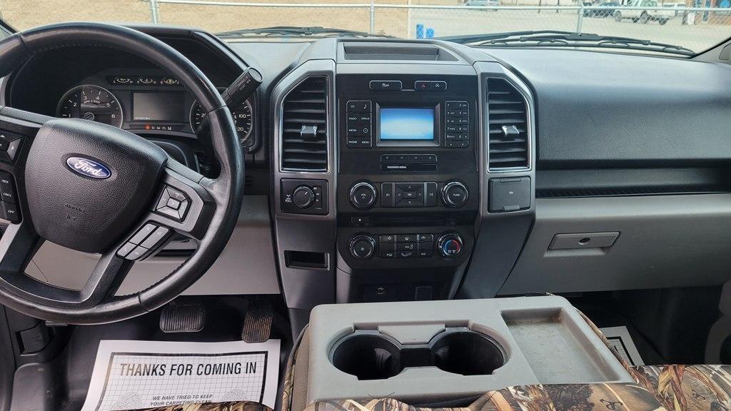 Ford F-150 XLT SuperCrew Short Bed 4WD 2017