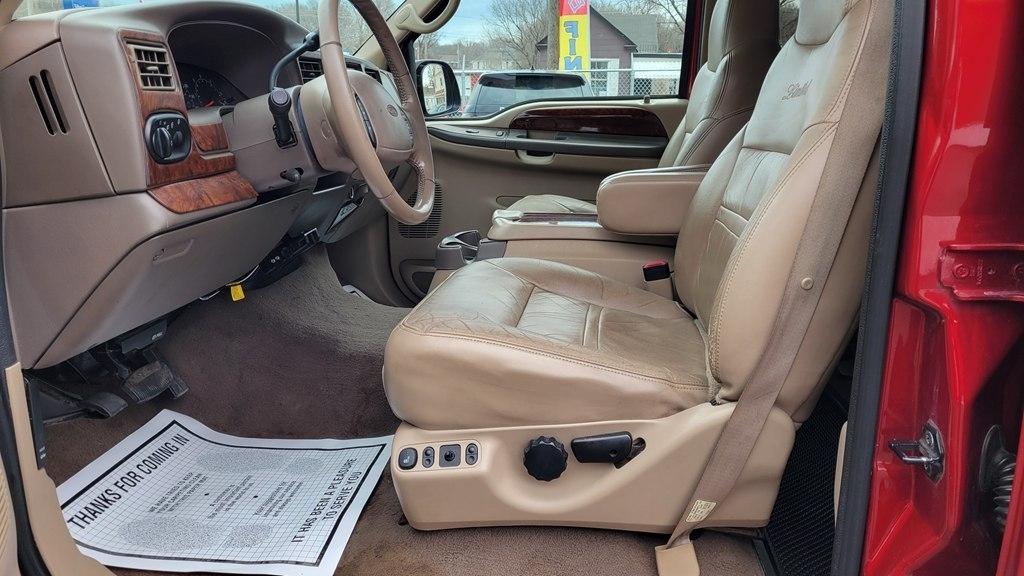 Ford Excursion 137" WB Limited 4WD 2001