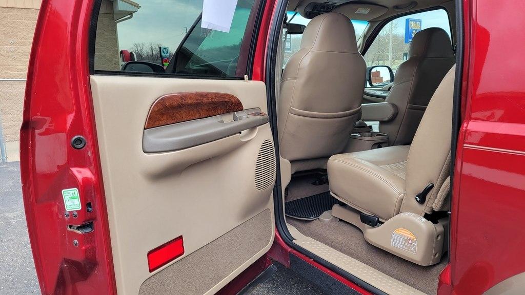 Ford Excursion 137" WB Limited 4WD 2001