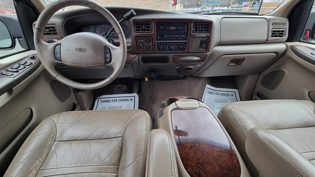 Ford Excursion 137" WB Limited 4WD 2001