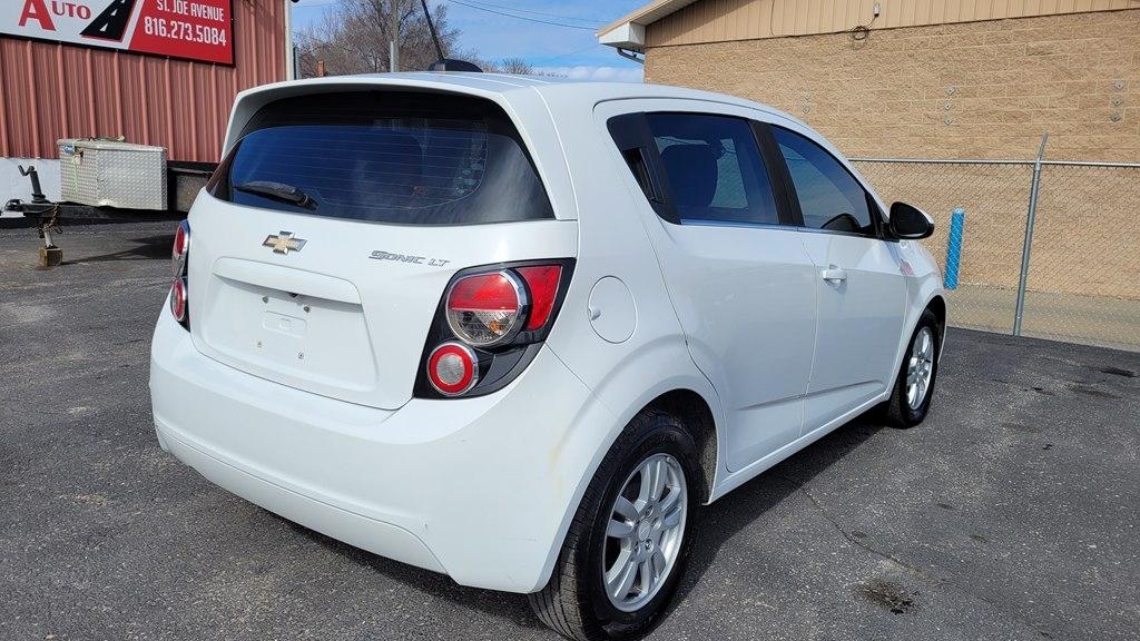 Chevrolet Sonic LT Auto 5-Door 2016
