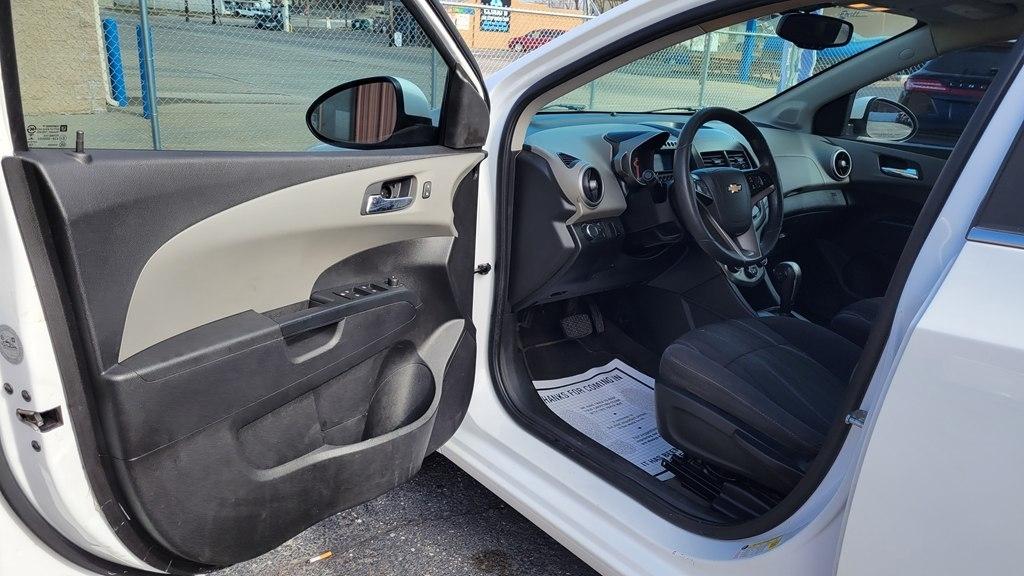 Chevrolet Sonic LT Auto 5-Door 2016