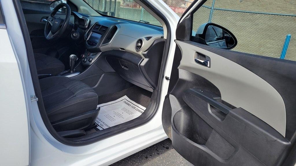 Chevrolet Sonic LT Auto 5-Door 2016