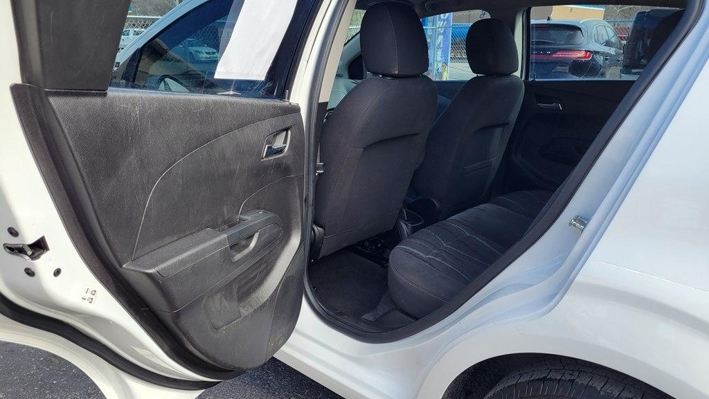 Chevrolet Sonic LT Auto 5-Door 2016