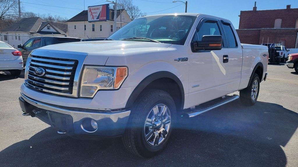 Ford F-150 XL SuperCab 8-ft. Bed 4WD 2012