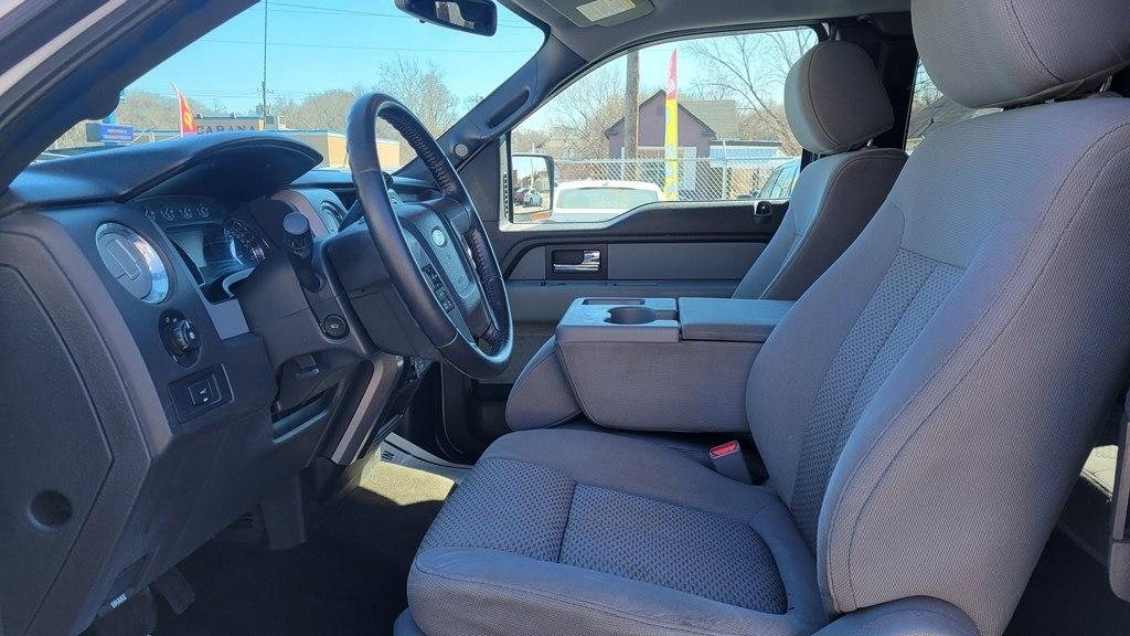 Ford F-150 XL SuperCab 8-ft. Bed 4WD 2012