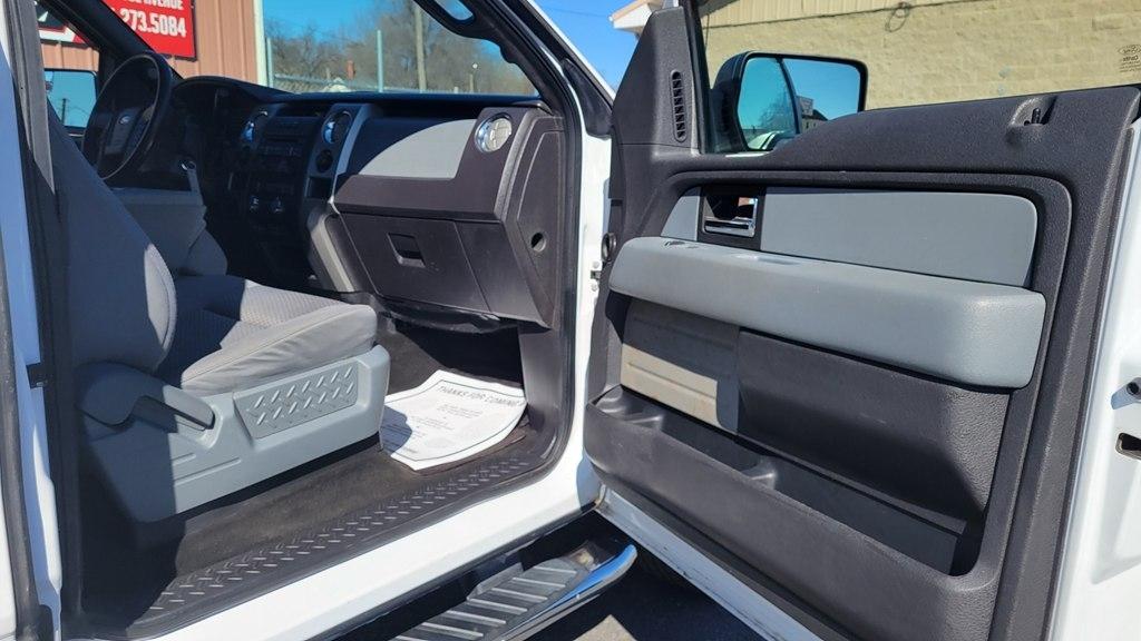 Ford F-150 XL SuperCab 8-ft. Bed 4WD 2012