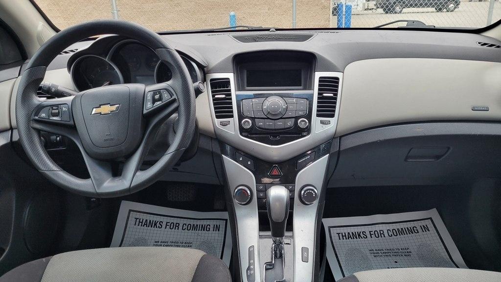Chevrolet Cruze LS Auto 2013