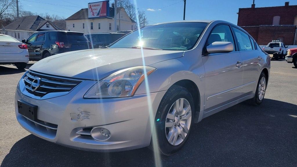 Nissan Altima Base 2012
