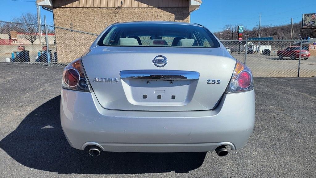 Nissan Altima Base 2012