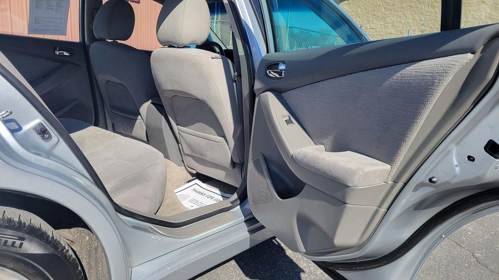 Nissan Altima Base 2012