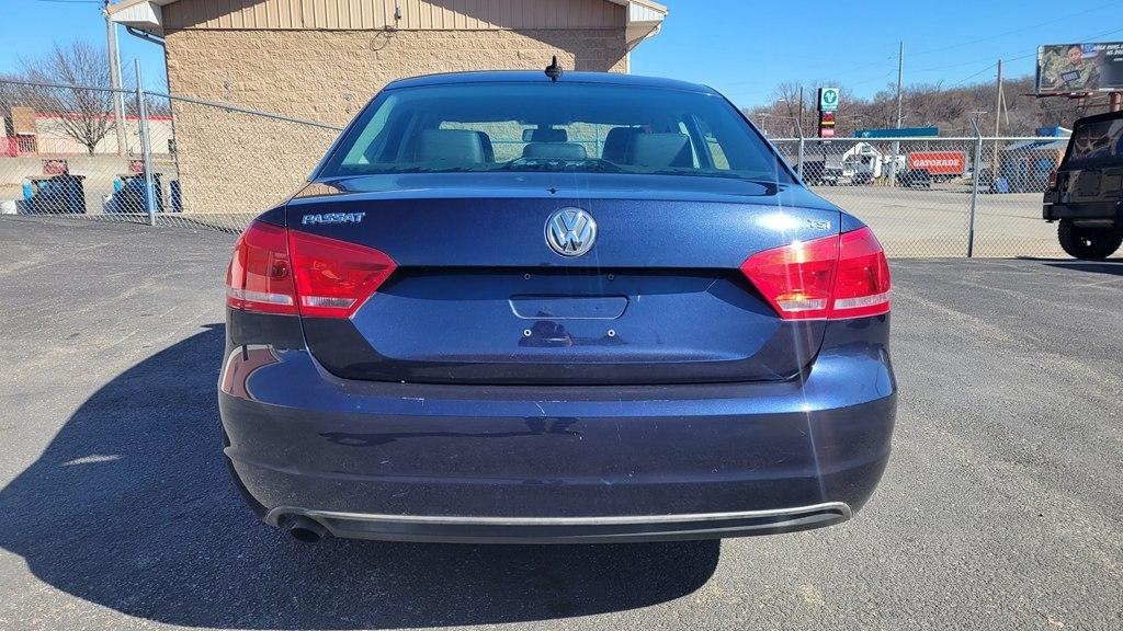 Volkswagen Passat 4dr Sdn 1.8T Auto Wolfsburg Ed PZEV 2014