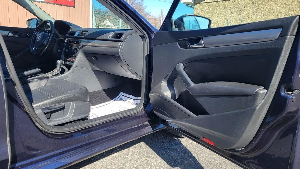 Volkswagen Passat 4dr Sdn 1.8T Auto Wolfsburg Ed PZEV 2014