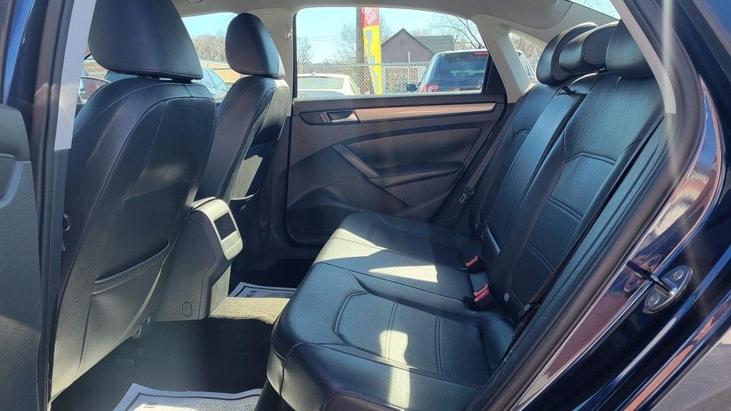 Volkswagen Passat 4dr Sdn 1.8T Auto Wolfsburg Ed PZEV 2014