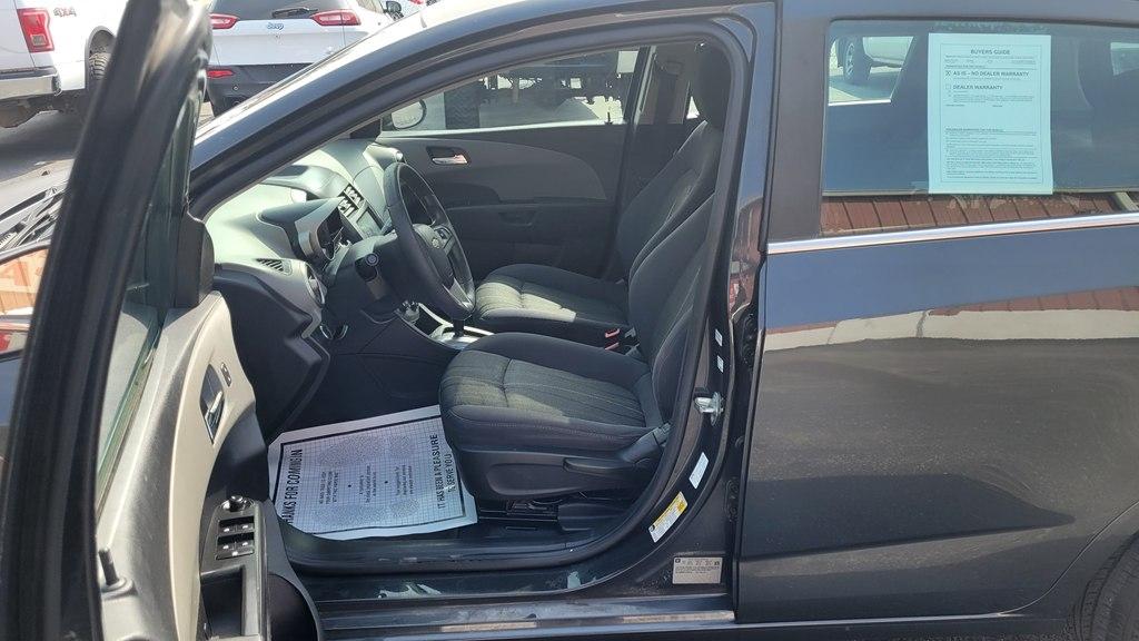 Chevrolet Sonic LT Auto 5-Door 2015