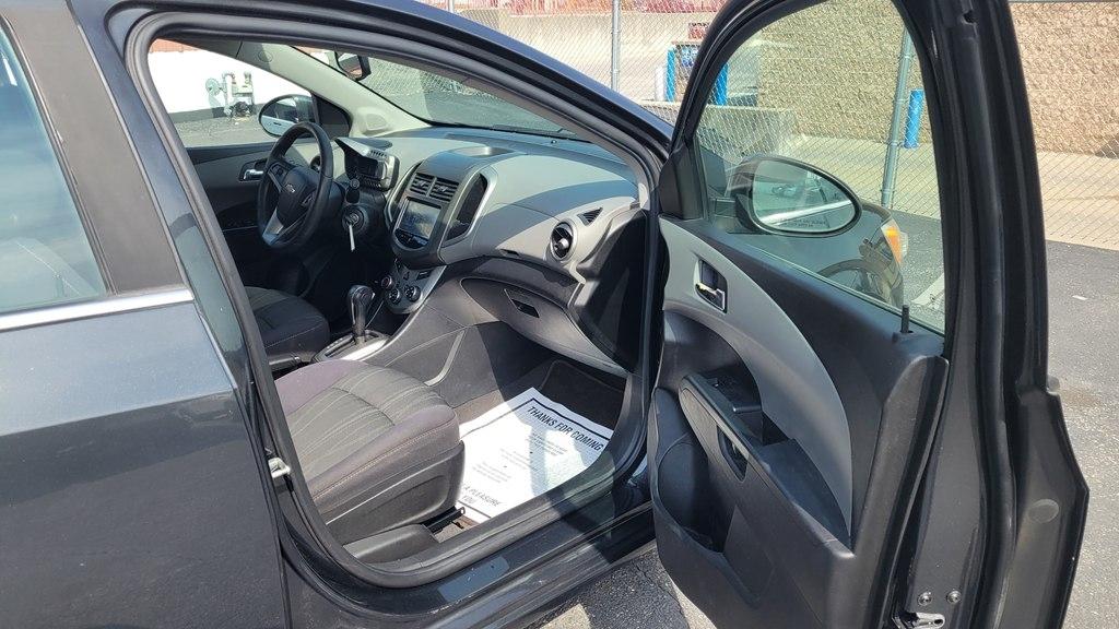 Chevrolet Sonic LT Auto 5-Door 2015