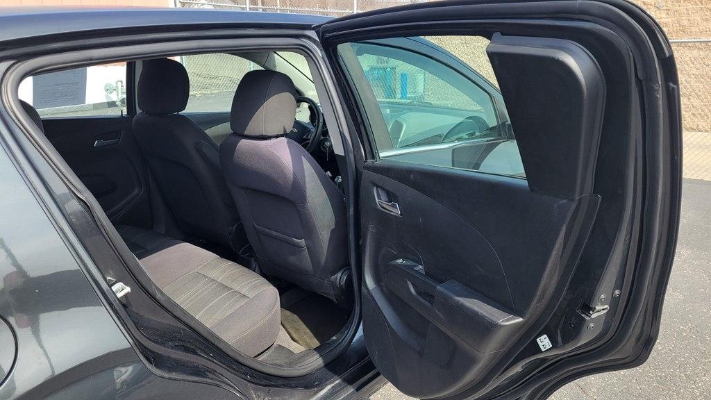 Chevrolet Sonic LT Auto 5-Door 2015