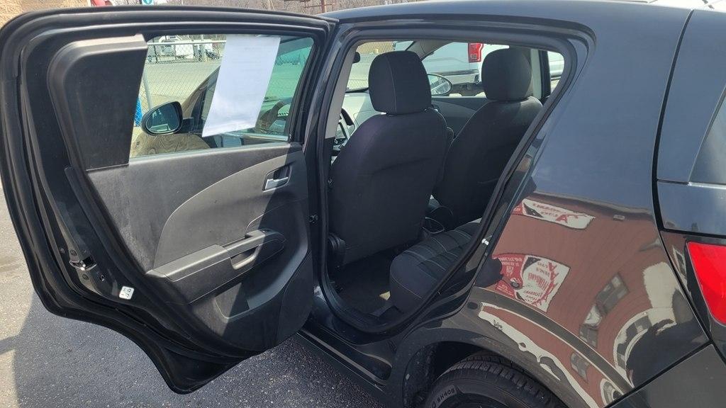 Chevrolet Sonic LT Auto 5-Door 2015