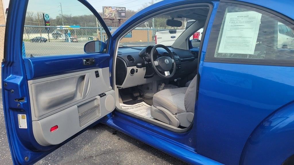 Volkswagen New Beetle  2005