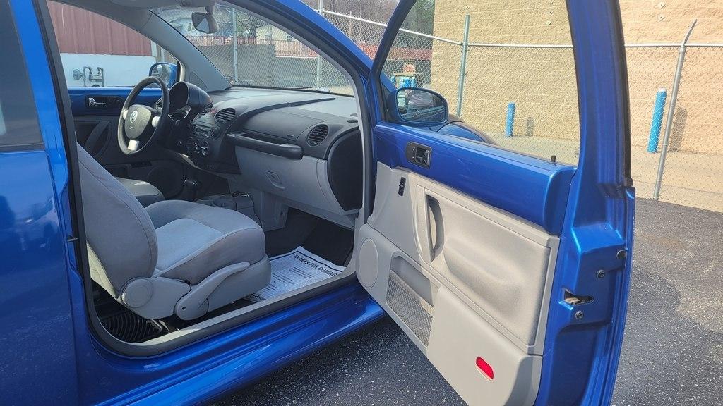 Volkswagen New Beetle  2005