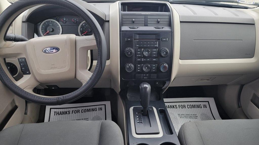 Ford Escape XLS FWD 2012