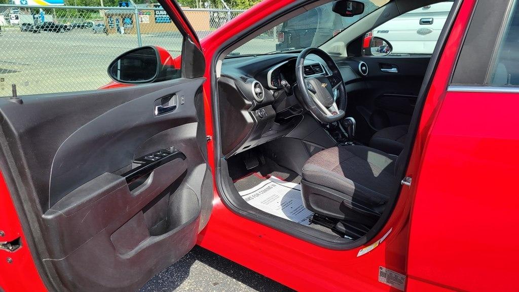 Chevrolet Sonic 5dr HB Auto LT w/1SD 2017