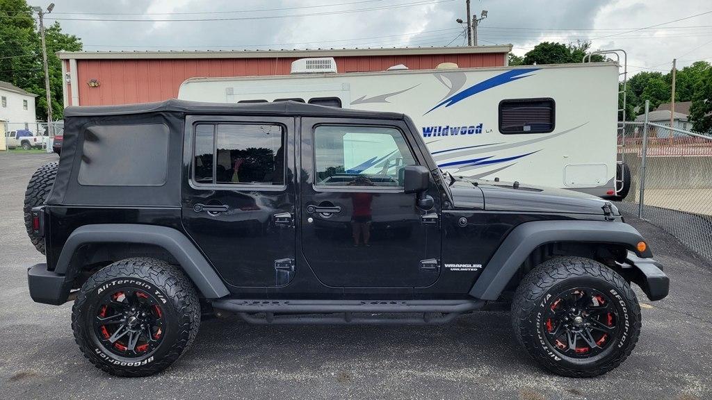 2010 Jeep Wrangler Rubicon 4X4's photo