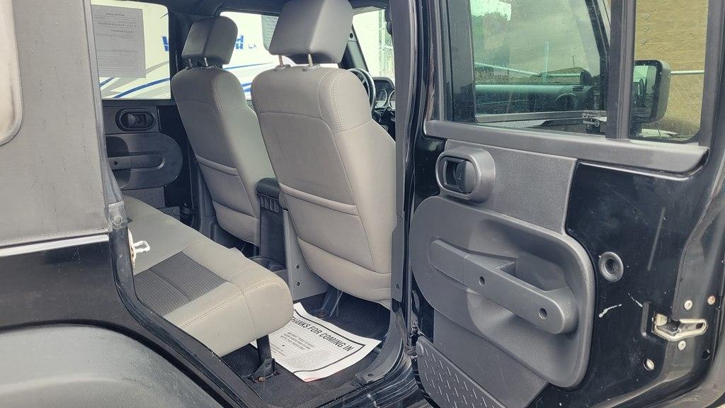 Jeep Wrangler Unlimited 4WD 4dr Rubicon 2010