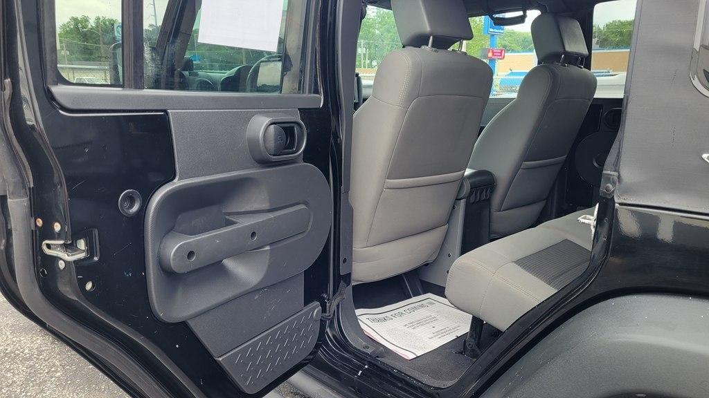 Jeep Wrangler Unlimited 4WD 4dr Rubicon 2010