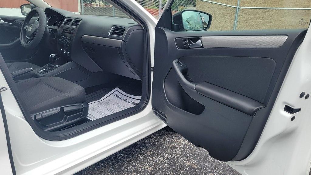 Volkswagen Jetta Sedan 4dr Auto 1.8T SE PZEV 2015