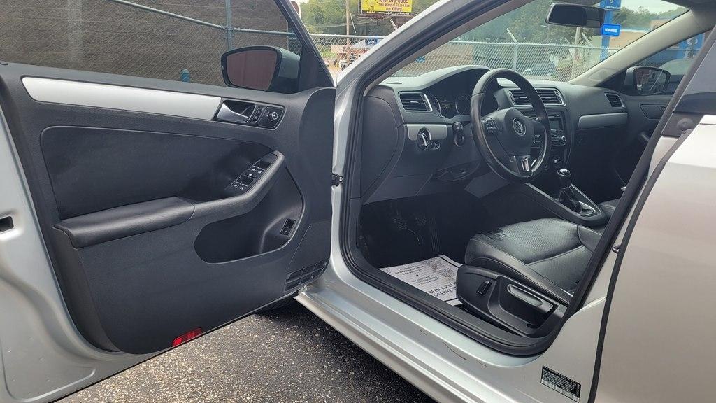 Volkswagen Jetta Sedan  2013