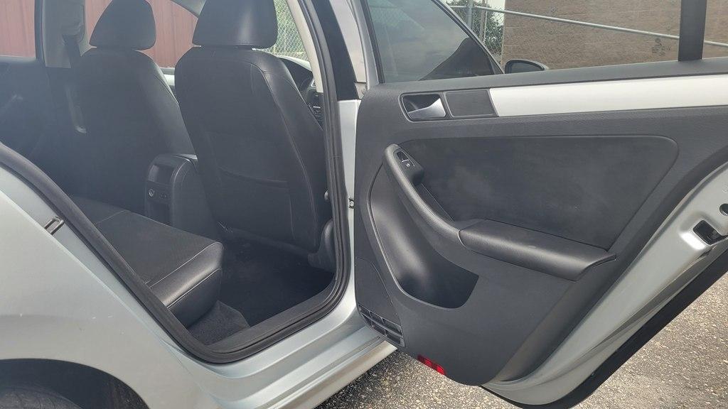 Volkswagen Jetta Sedan  2013
