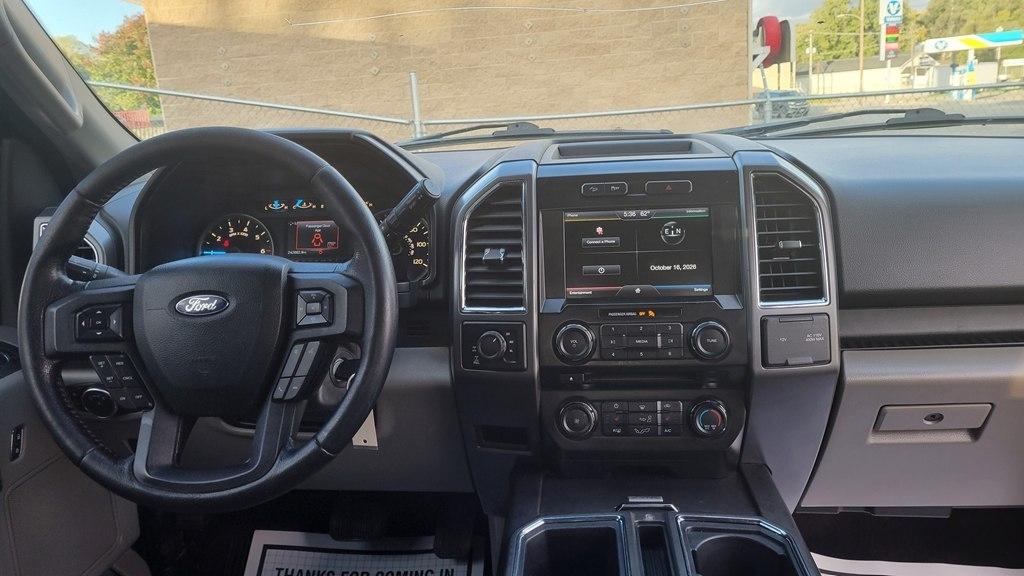 Ford F-150 4WD SuperCab 145" XLT 2015