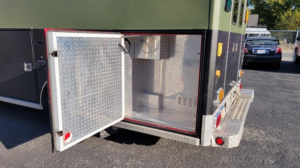 Ford Econoline Commercial Cutaway E-450 Super Duty 158" WB DRW 2003