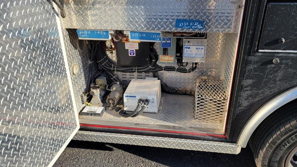 Ford Econoline Commercial Cutaway E-450 Super Duty 158" WB DRW 2003
