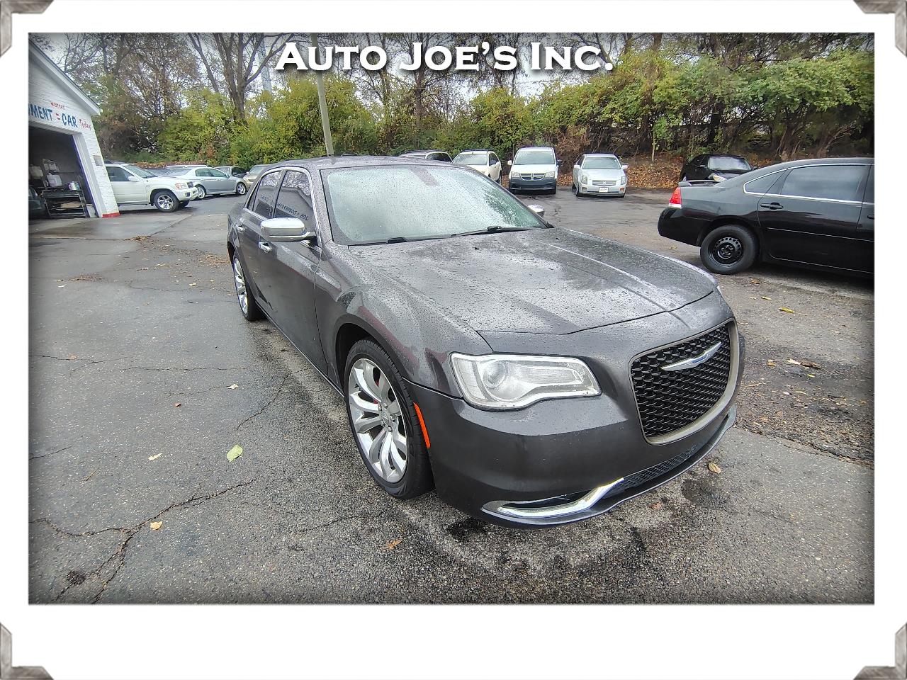 2018 Chrysler 300 Limited's photo