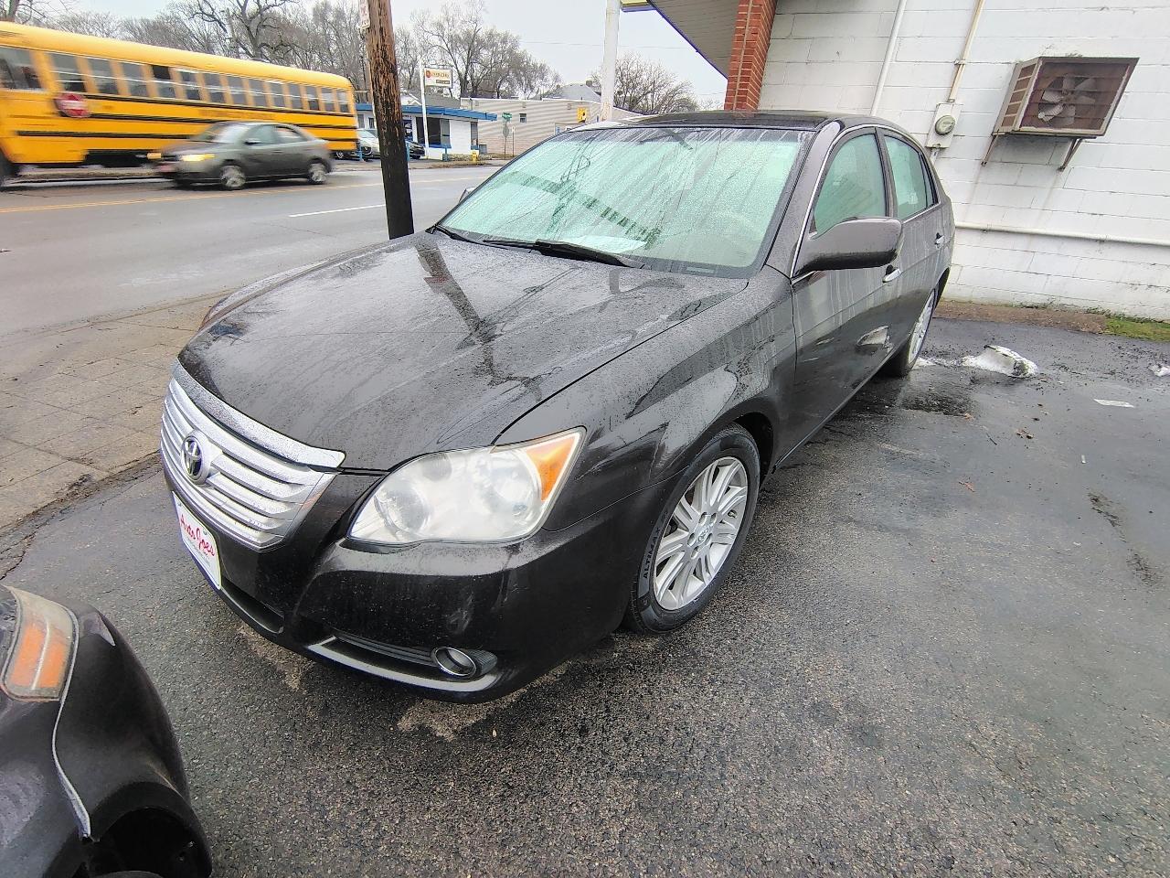 Toyota Avalon XL 2010