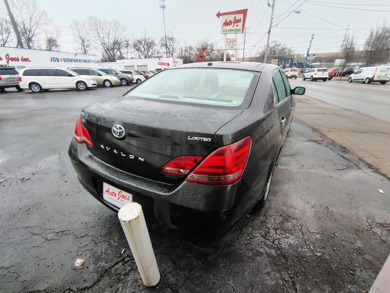 Toyota Avalon XL 2010