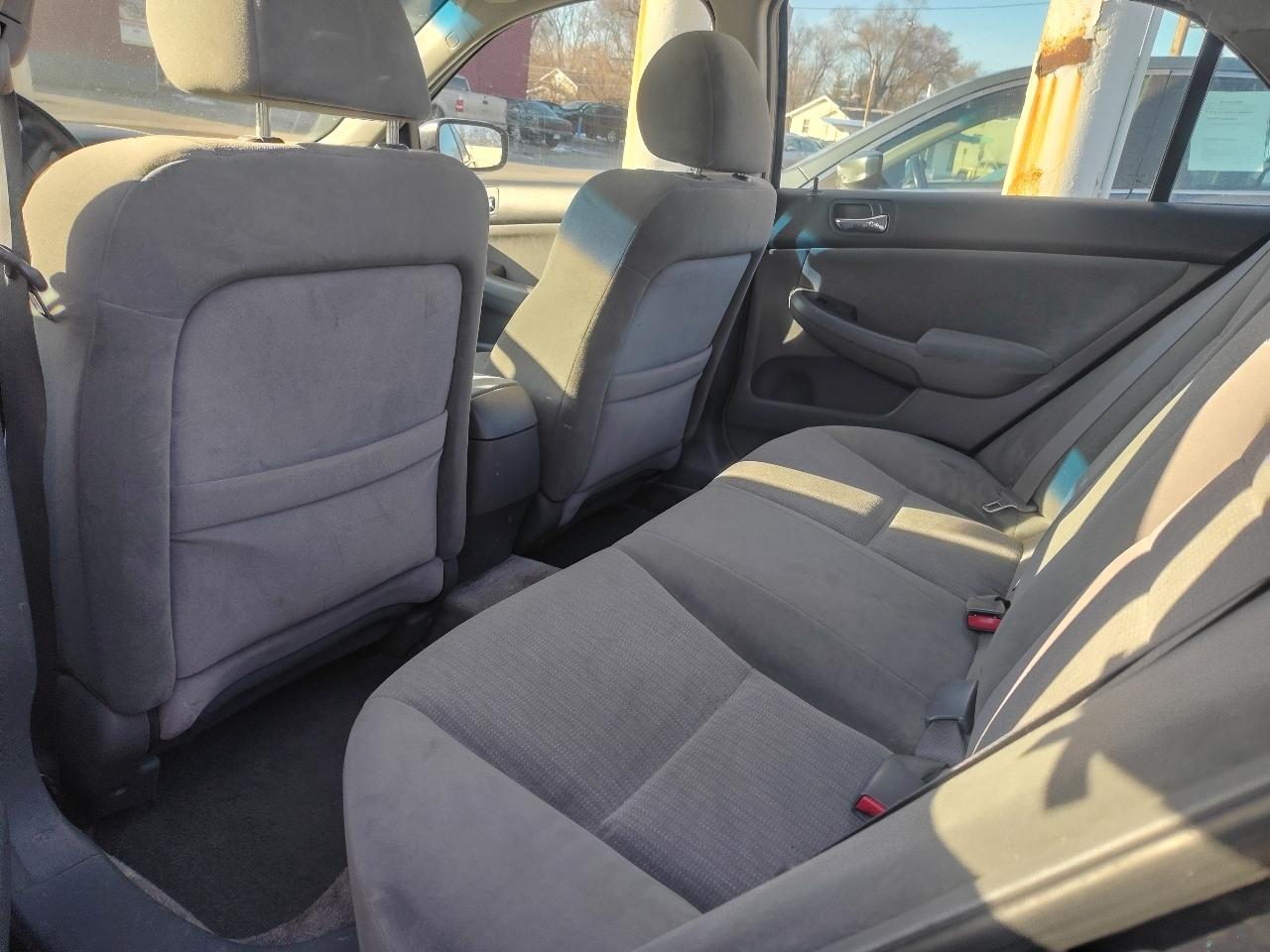 Honda Accord LX sedan AT 2005