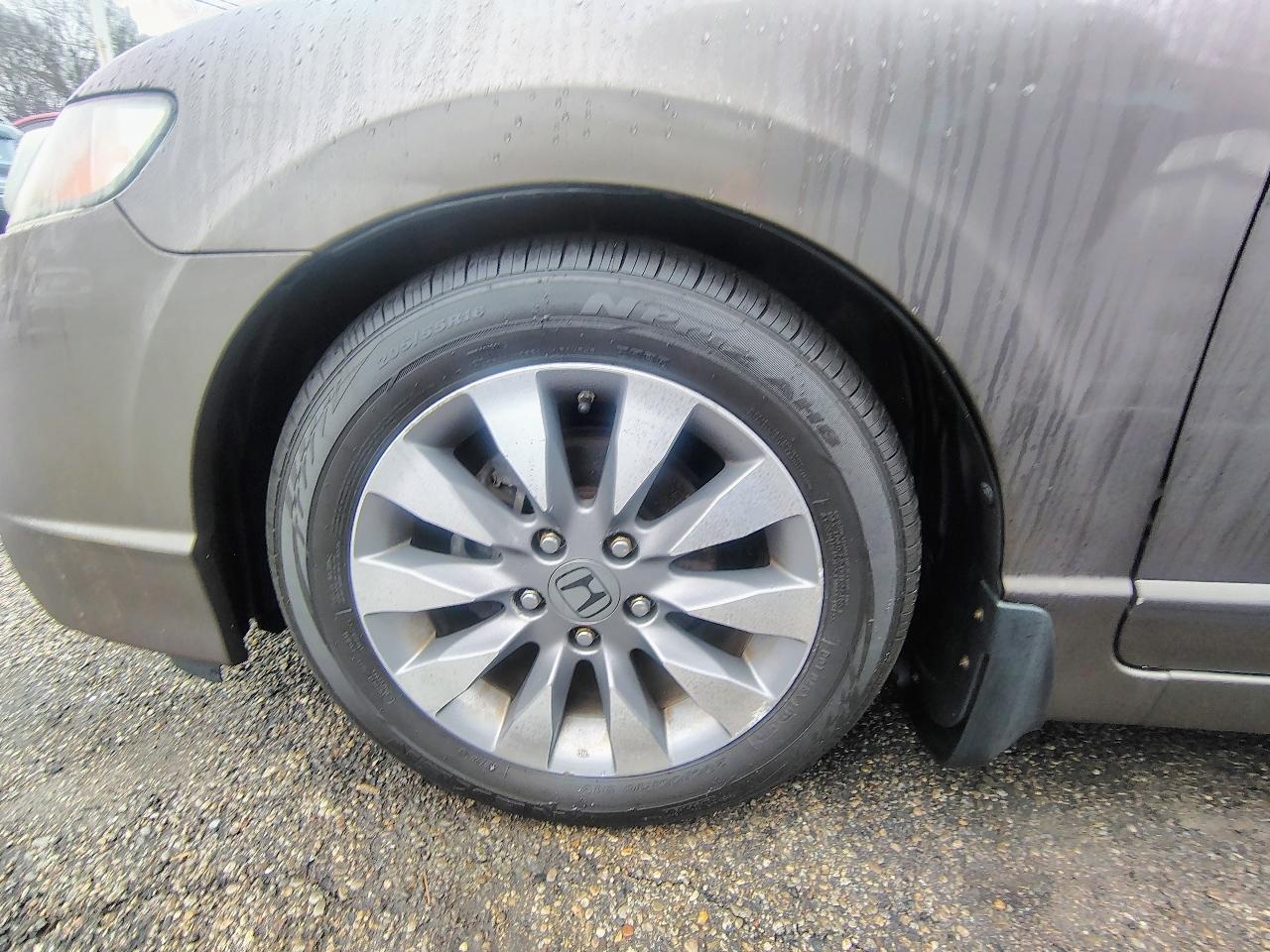 Honda Civic EX-L Sedan 5-Speed AT 2009