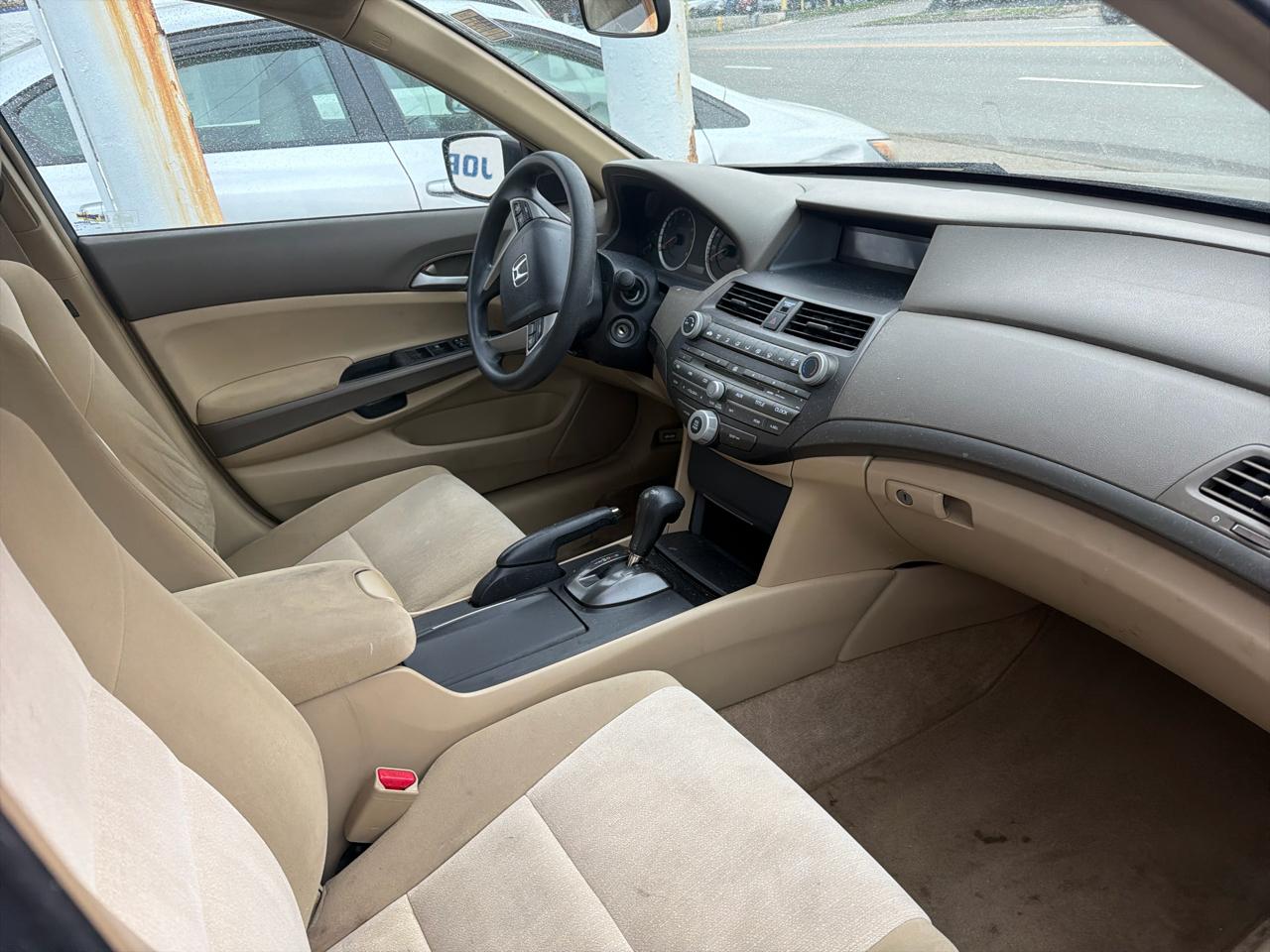 Honda Accord LX sedan AT 2009