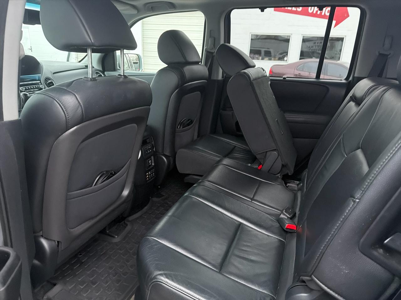 Honda Pilot Touring 4WD 5-Spd AT with DVD 2015