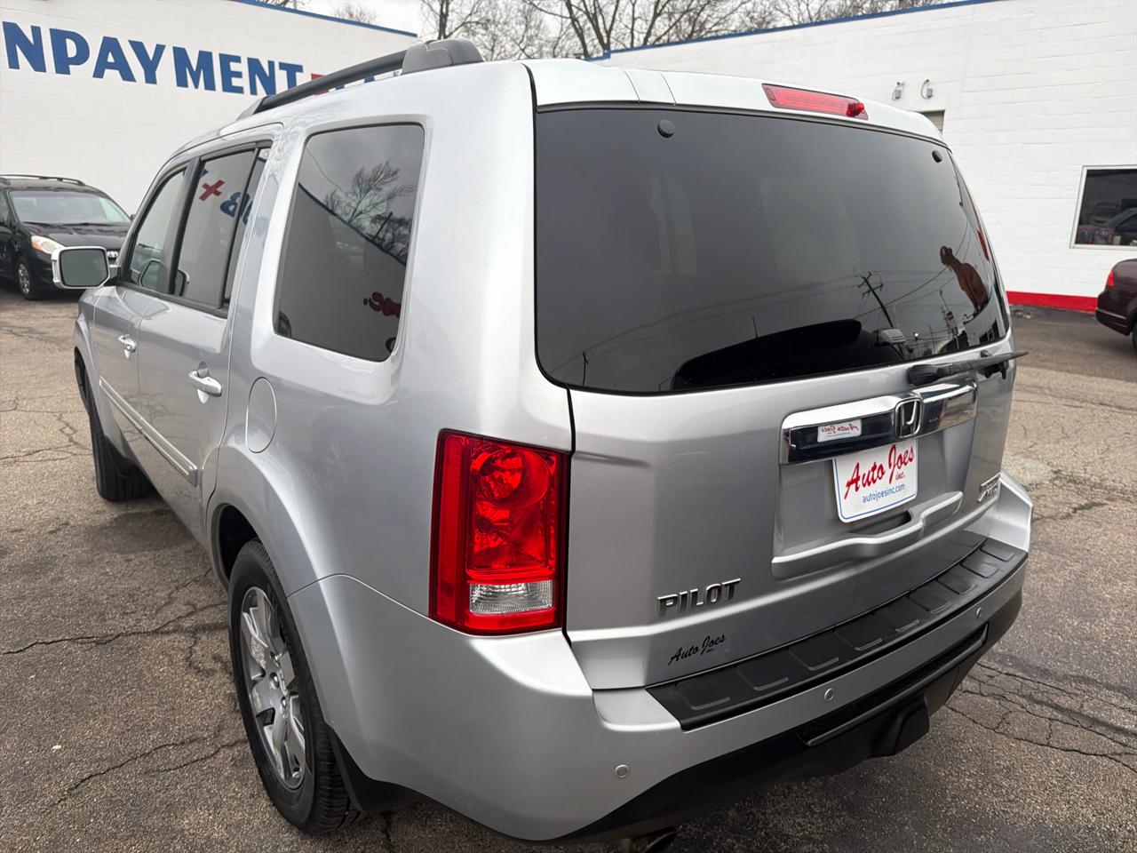 Honda Pilot Touring 4WD 5-Spd AT with DVD 2015