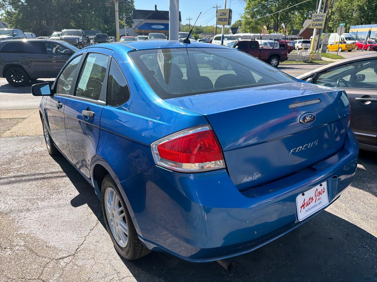 Ford Focus SE Sedan 2010