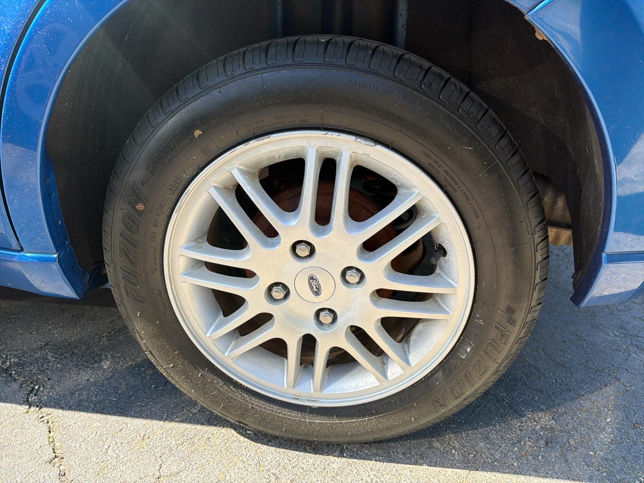 Ford Focus SE Sedan 2010