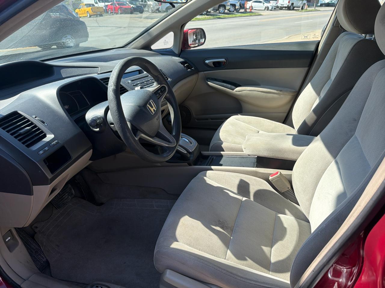 Honda Civic LX Sedan 5-Speed AT 2010